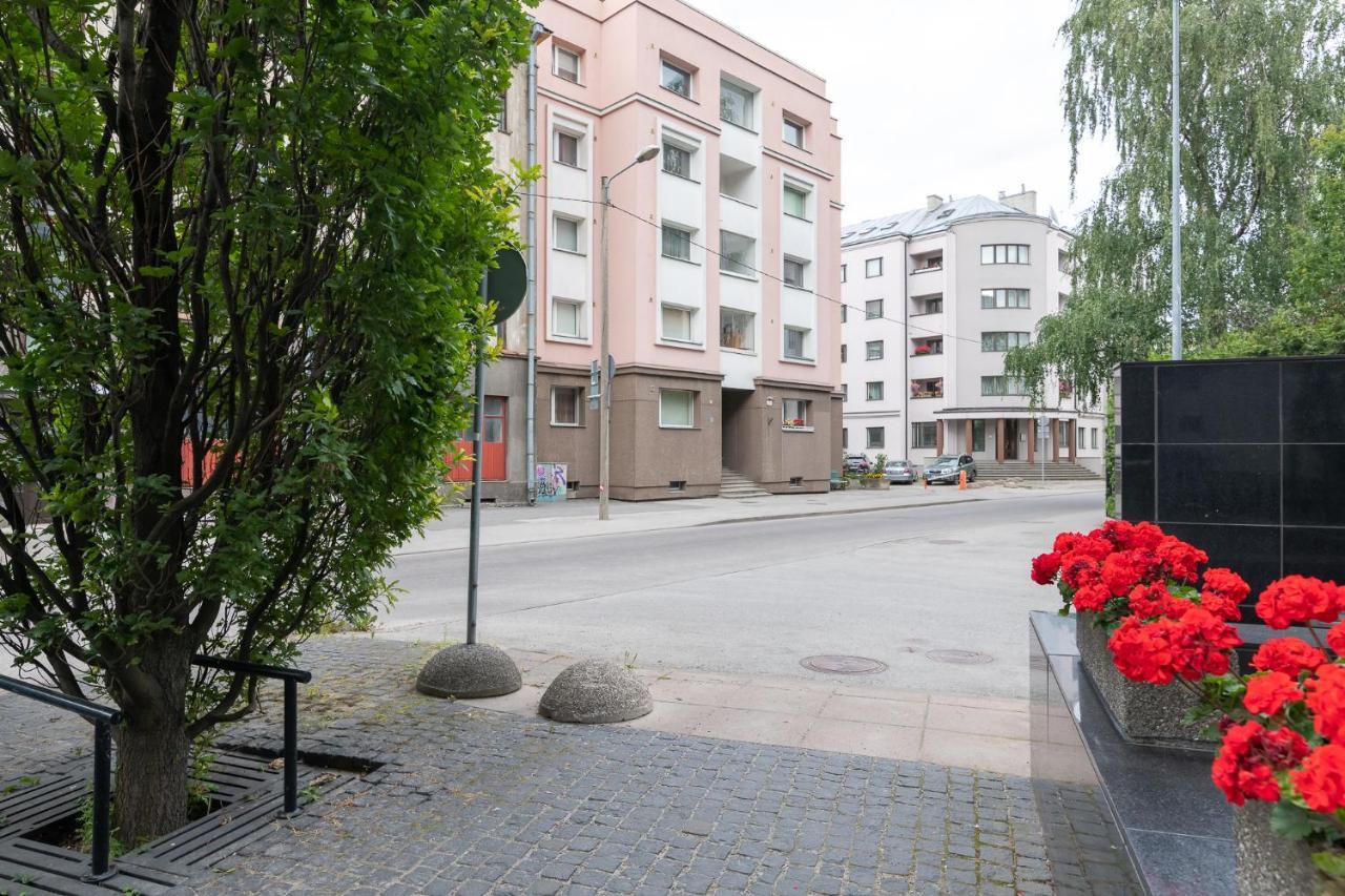 Cozy Stylish Studio Apartment With Free Parking By Centralapartments Tallinn Exterior photo